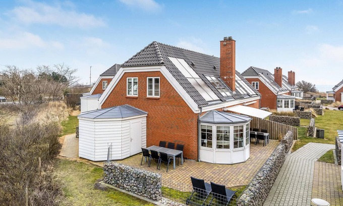 Sønderstrand House | Cozy Holiday Home with Ocean View by the Wadden Sea