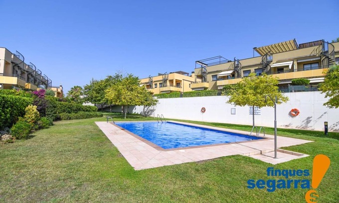 Comarruga Apartment | Spacious 3-Bedroom Penthouse with Pool near the Beach