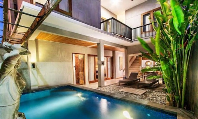 Raya Kuta Villa | 3 Bedroom Pool Villa Near Ground Zero Legian