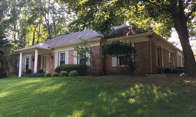 Prospect House | Top-Rated 3 Bedroom Ranch in Historic Prospect