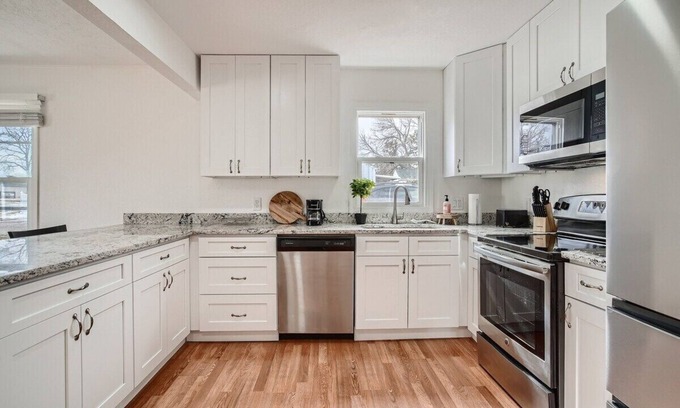 Barths House | Comfortable 3-Bedroom Retreat in Wheat Ridge, CO