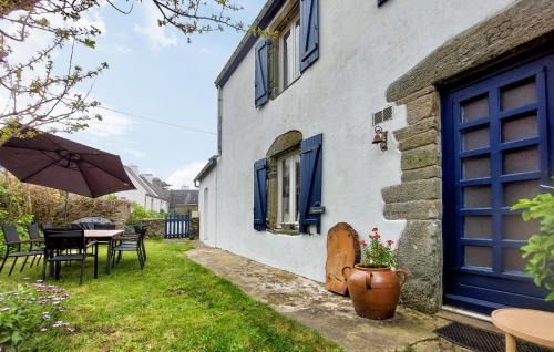 Groix House | Inviting Home in Groix with WiFi for Families and Pets