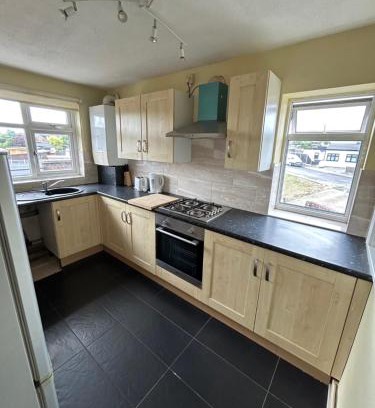 Thundersley Apartment | Family-Friendly 3 Bedroom Thundersley Apartment Retreat