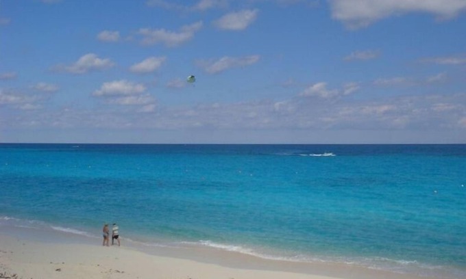 Paradise Island House | Ocean Front Town House on Paradise Island with Pool & Spa