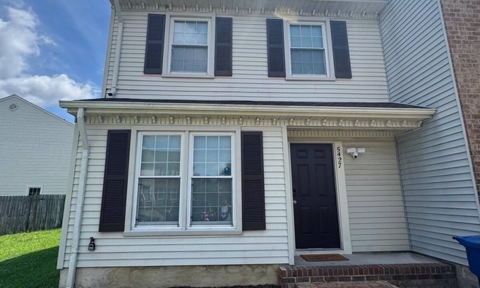 Northwest House | 3-bedroom townhome in charming Virginia Beach