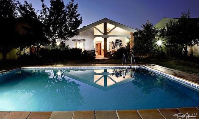 Arenas del Rey Villa | 3 bedroom villa in Pantano de los Bermejales with private pool
