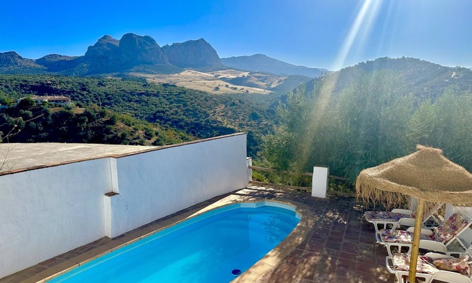 Riogordo Villa | Elegant 3 Bedroom Villa with Private Pool & Scenic Views