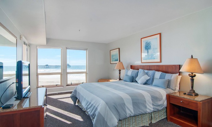 Imperial Beach Apartment | Oceanview Retreat: 3 Bedroom Getaway with Pool & Spa