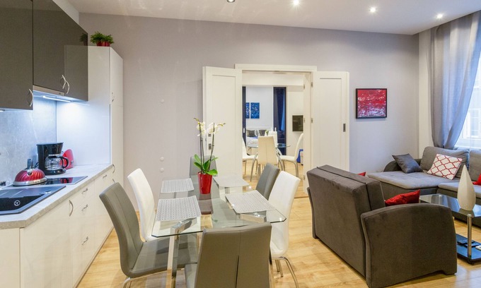 Kazimierz Apartment | Comfortable 3-Bedroom Retreat with Central Location & Spa