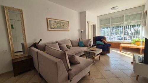 Haifa Apartment | Family Retreat: 3 Bedrooms by the Sea, Pet Friendly Stay