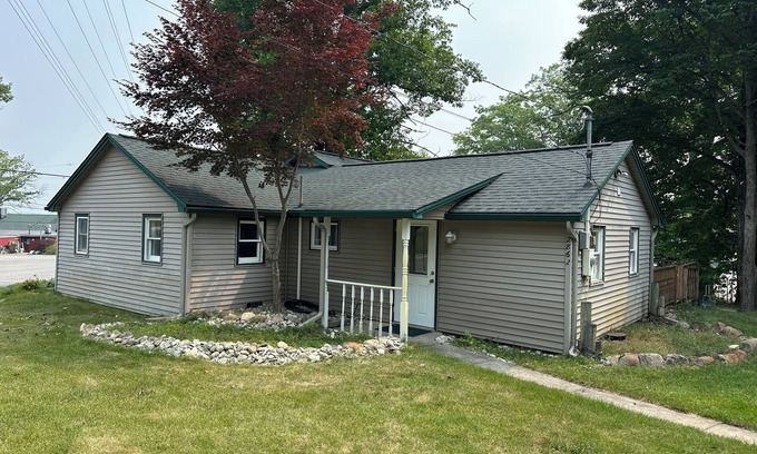 Rapid City House | 3 Bedrooms House with Torch Lake Sandbar View - Brand New Listing