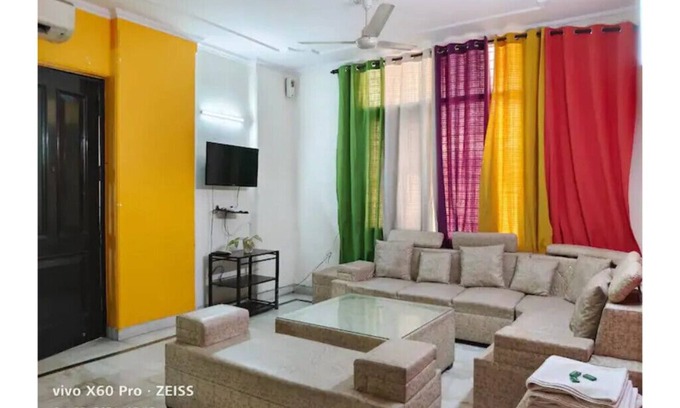 Lajpat Nagar Apartment | Cozy 3 BHK Apartment in Lajpat Nagar - Family & Pet Friendly