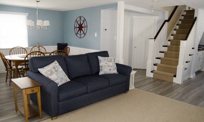 Gold Coast House | Steps to Gold Coast Beach: 5 Bedrooms & Pool Awaits!