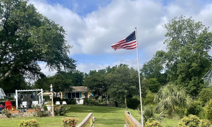 Ogden House | Ideal Waterfront Retreat: Family-Friendly with Pet Perks