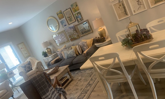 South Bend House | Modern 3 BR Townhouse Near Campus with Spa & Hot Tub