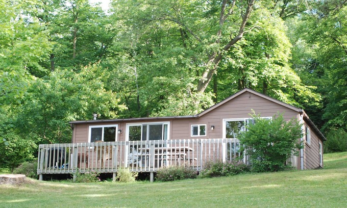 Nevis Cabin | Inviting 3 BR Cabin by Lake with Pet-Friendly Amenities