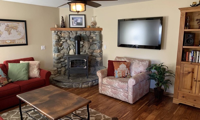 Truckee Condo | Family-Friendly 3 BR Condo with Pool Near Ski Hill & Lake