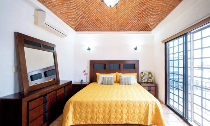 Chetumal House | Comfortable Peninsula Stays: 3 BR with Fast WiFi & Spa