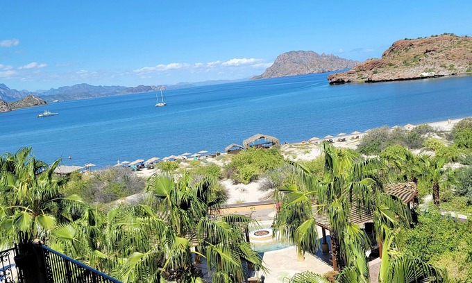 Loreto Resort | Elegant 3-BR Suite with Bay View at Villa del Palmar