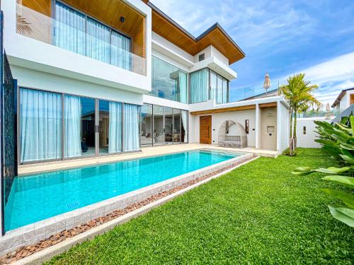 Choeng Thale Villa | Elegant 3 BR Villa with Ocean View in Bang Tao