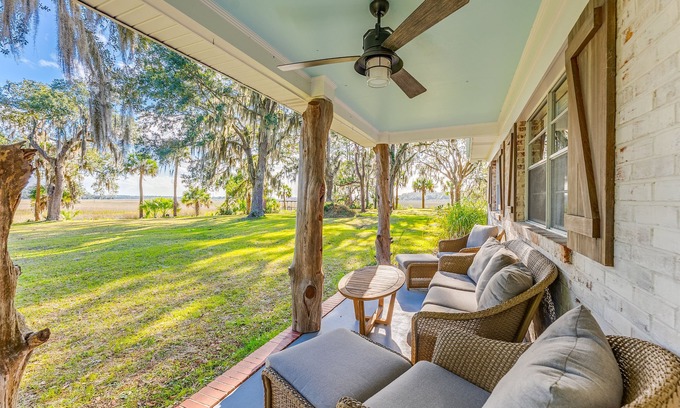Darien House | Inviting 3-BR Ranch House with Pool & Firepit on Emma's Farm