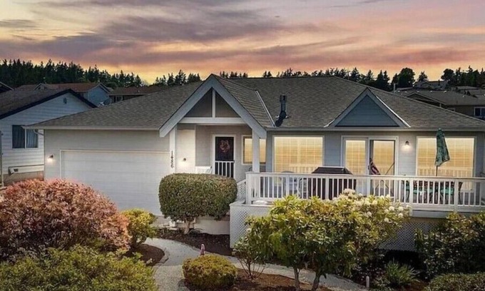 Camano Island House | Relaxing 3 BR Retreat with Hot Tub & Private Beach Access
