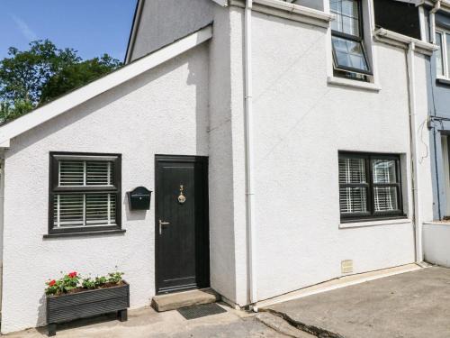 Narberth House | Pet-Friendly Retreat at 3 Bridge Villas with Great Reviews