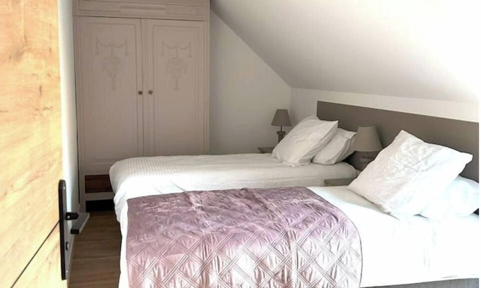 Maresches House | Cozy 3 Chambres with Spa and Hot Tub Amenities