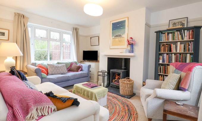 Woodbridge Cottage | Family-Friendly Chantry Cottages with Cozy Open Fire