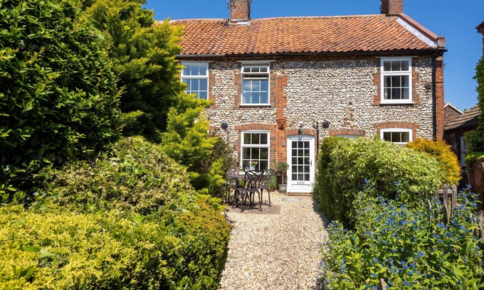 Docking Cottage | Cozy 3 Chapel Cottages: Pet-Friendly Retreat in Norfolk