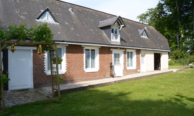 Paluel Cottage | Cozy 3* Cottage on the Alabaster Coast with Ocean Views