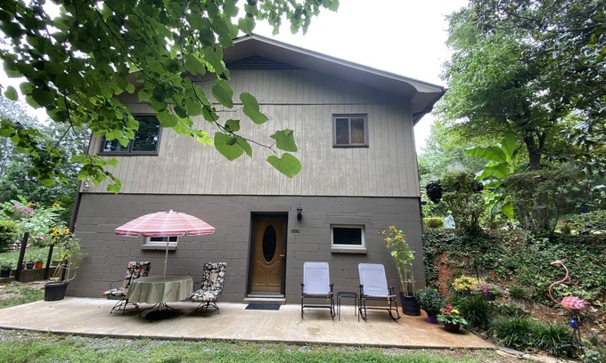 Mill Spring House | Private Retreat at 3 Dog Night: Pet-Friendly & Family Fun