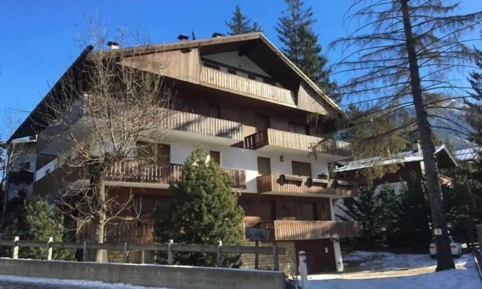 Cortina d'Ampezzo Apartment | Prime Location Near Corso Italia with Pet-Friendly Amenities