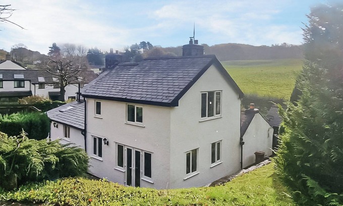 Gwernymynydd Cottage | 3 bedroom accommodation in Mold and the Clwydian Range
