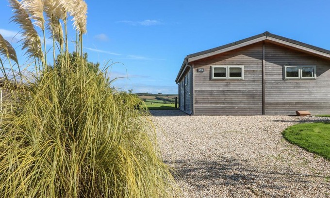 Dobwalls House | Discover 3 Horizon View: Top-Rated Family Retreat in Liskeard