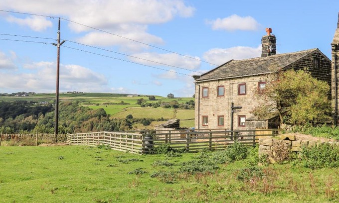 Hebden Bridge House | Pet-Friendly Retreat at 3 Horsehold with Great Reviews