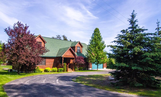 Thompsonville House | Elegant 3-Level Executive Home at Crystal Mountain Resort