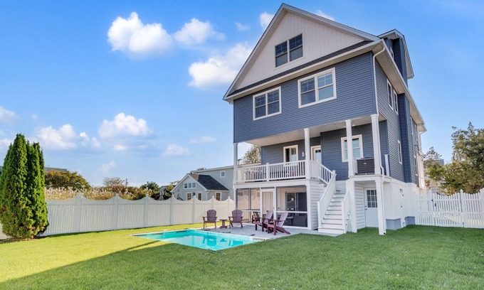 Admiral Estates House | Spacious Family Retreat with Pool and Gathering Spaces