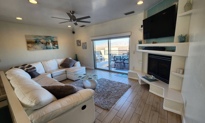 Greenehaven House | Elegant Master Suites with Lake Powell Views and Pool Access