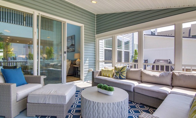 Frankford House | Seaside Townhome w/ Outdoor TV, Fire Pit & Pool Access