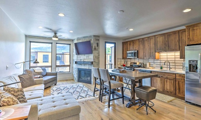 Silverthorne Apartment | Family-Friendly Silverthorne Condo with Scenic Balcony