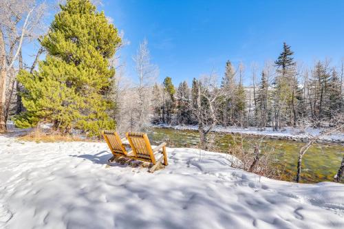 Willow Grove Apartment | Modern Silverthorne Condo with Hot Tub & River Access
