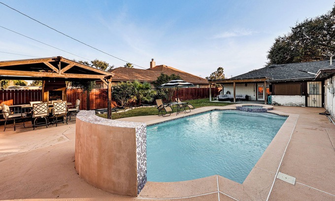 McAllen House | 3 Mi to Downtown McAllen: Quiet Home w/Pool