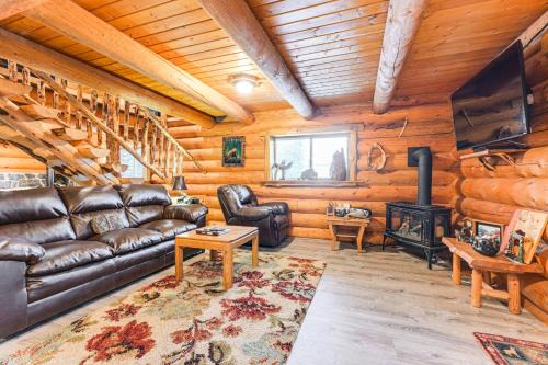 Sterling House | 3 Mi to Kenai River Secluded Sterling Cabin!