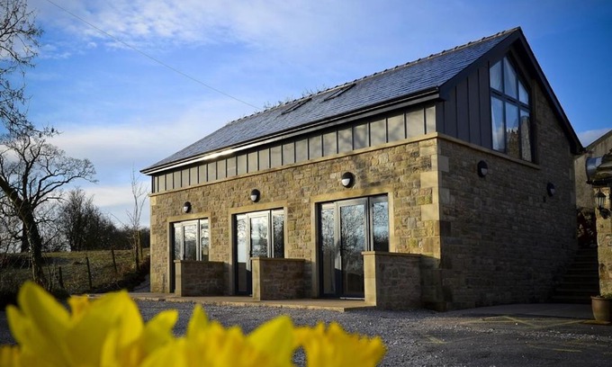 Clitheroe Hotel | Experience 3 Millstones Inn: Pet-Friendly Family Retreat