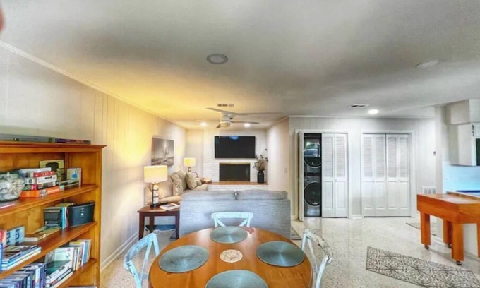 Jekyll Island Cottage | Beachside Escape: 3 Min Walk with Free Bikes & Amazing Amenities
