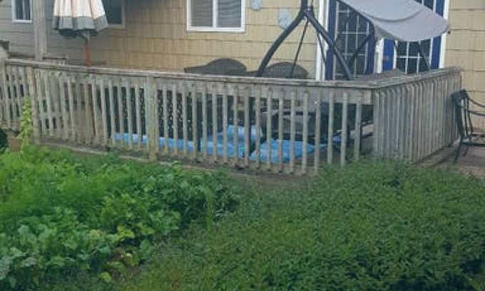 The Bluff House | Cozy Retreat: Steps from Parlee Beach in Pointe du Chene