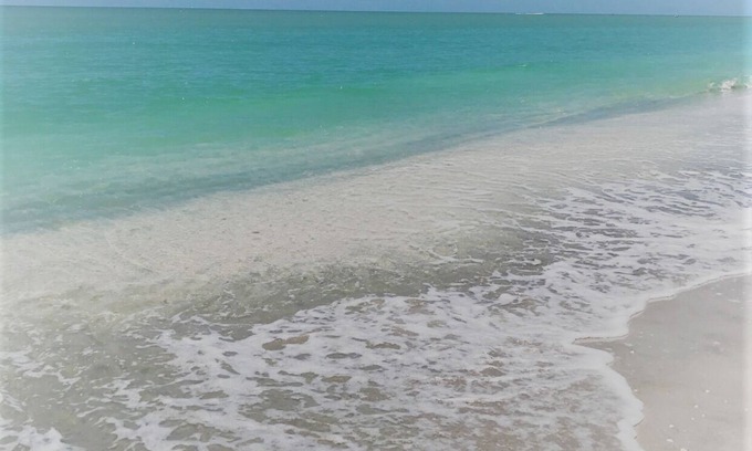 Sanibel House | Beach House Getaway on Sanibel Island - Steps to the Shore