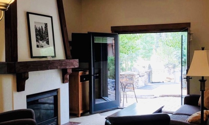 Copper Mountain Village Condo | Convenient 2 Bed Ski Retreat with Hot Tub & Heated Parking