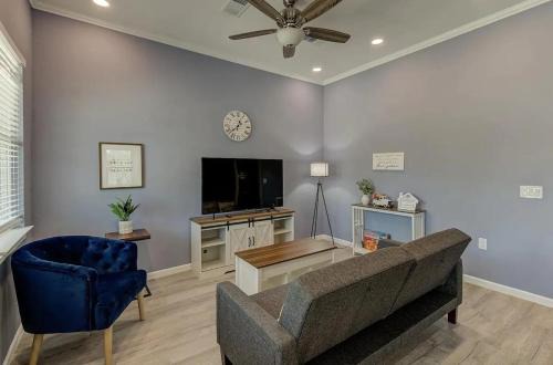Brazos House | Prime Location: 3 Mins to Magnolia, Baylor & Downtown Waco